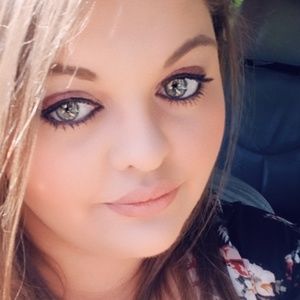 Meet your Posher, Alisha
